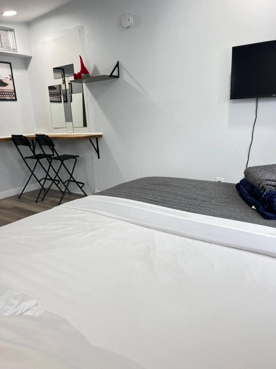 Appartement Work, Rest And Play: Wifi, Tv And Backyard Bliss à North Miami Beach Extérieur photo